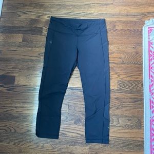 Black cropped lululemon leggings